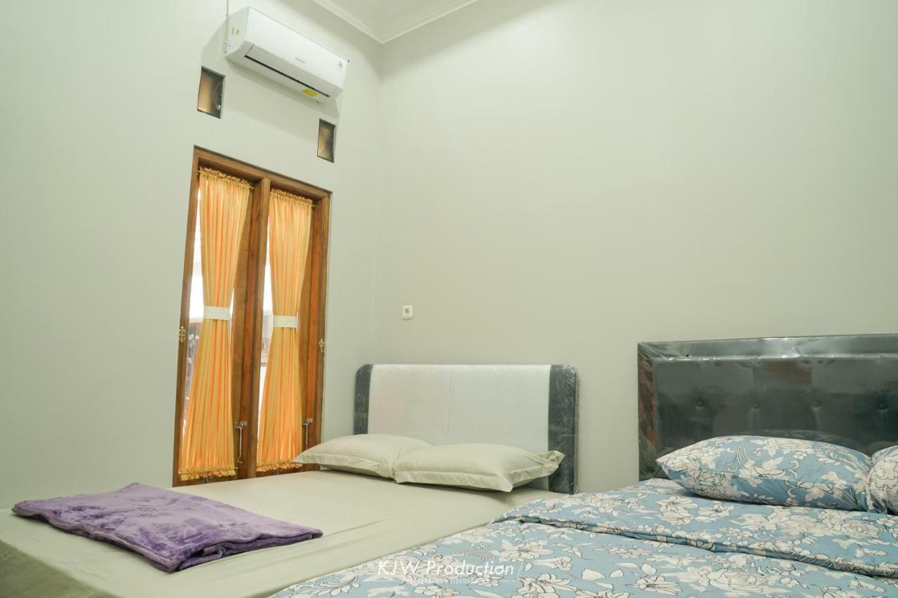 M Stay Guest House Jogja ยอกยาการ์ตา ภายนอก รูปภาพ