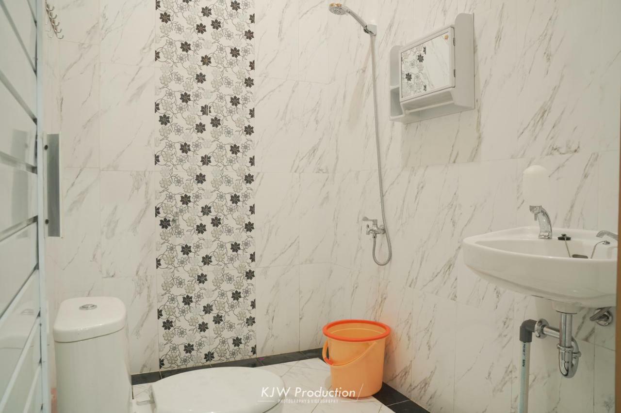 M Stay Guest House Jogja ยอกยาการ์ตา ภายนอก รูปภาพ