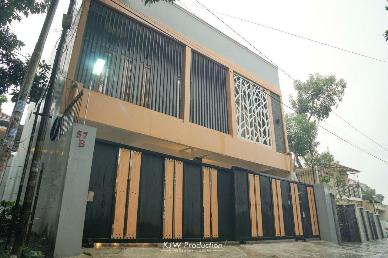 M Stay Guest House Jogja ยอกยาการ์ตา ภายนอก รูปภาพ